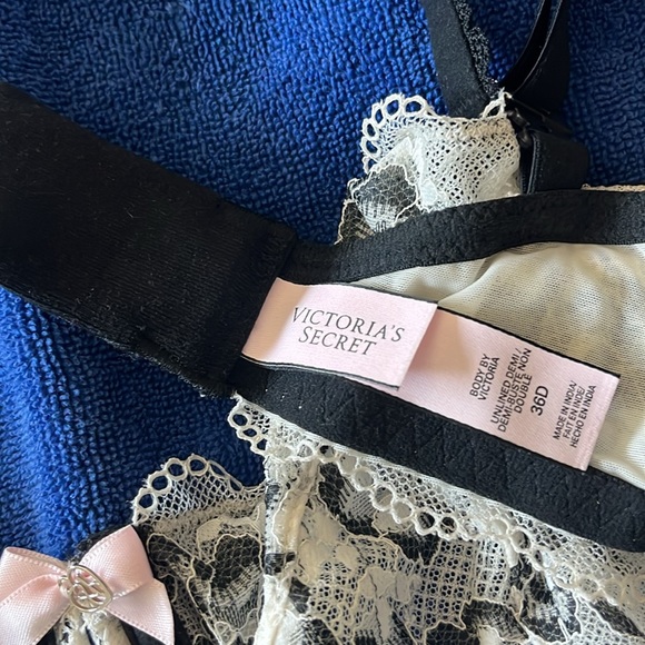 Victoria secret bra 36D unlined. White & black - Picture 3 of 4